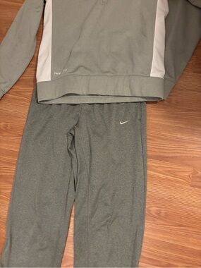 Nike Women’s grey jogging suit size medium